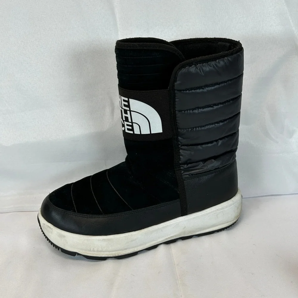 The North Face Nuptse Puffer Winter Boot Black White Waterproof Logo Strap 11